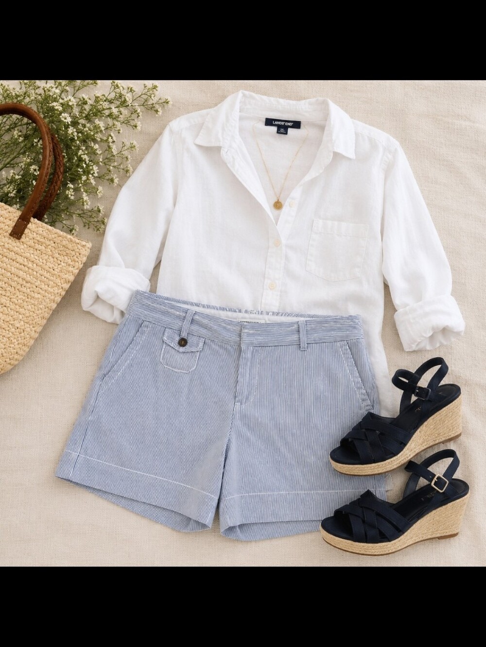 Banana Republic Martin Fit Striped Shorts Size 8 Navy White Preppy Summer